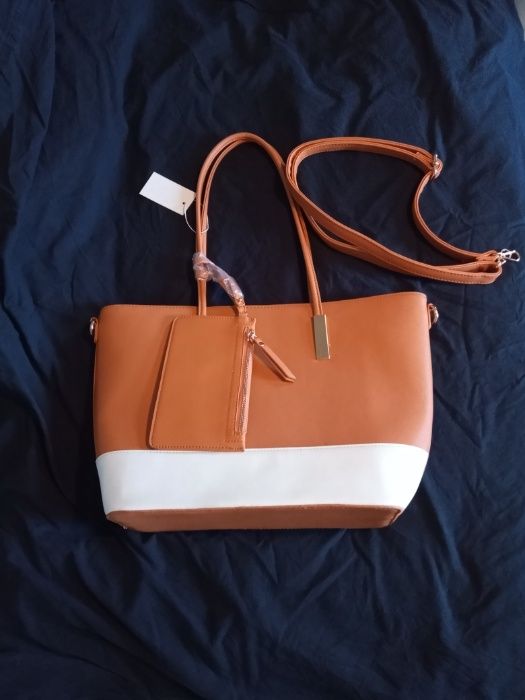 Дамска Кожена Чанта с дълга дръжка