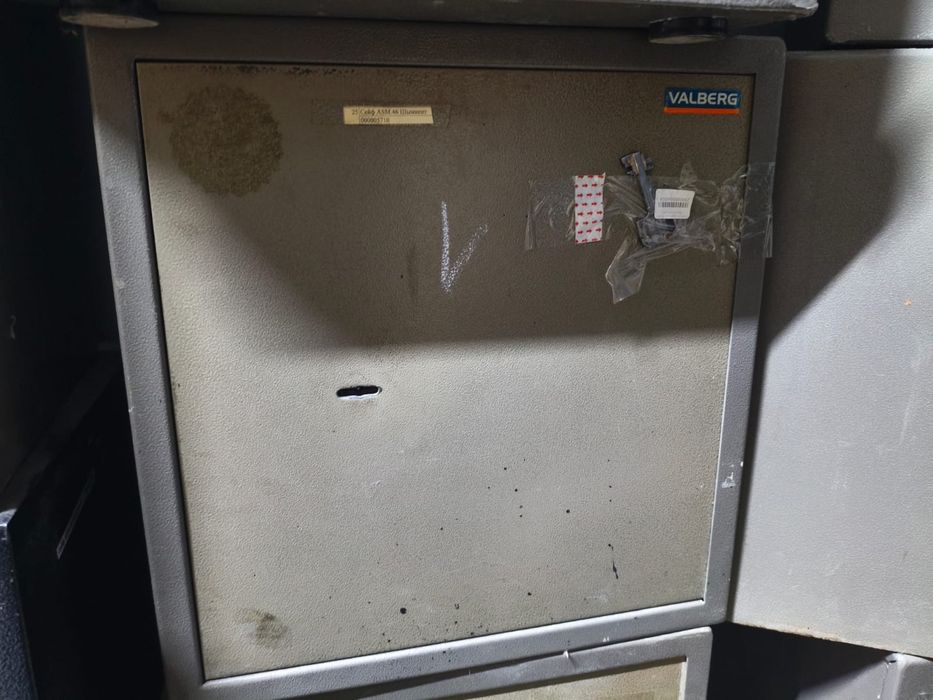 Сейф срочно продается