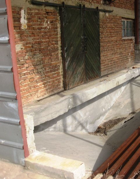 Продава се Промишлена сграда в с. Надарево, Област Търговище - 1200 кв.м за 60 €/кв.м - Снимка #2