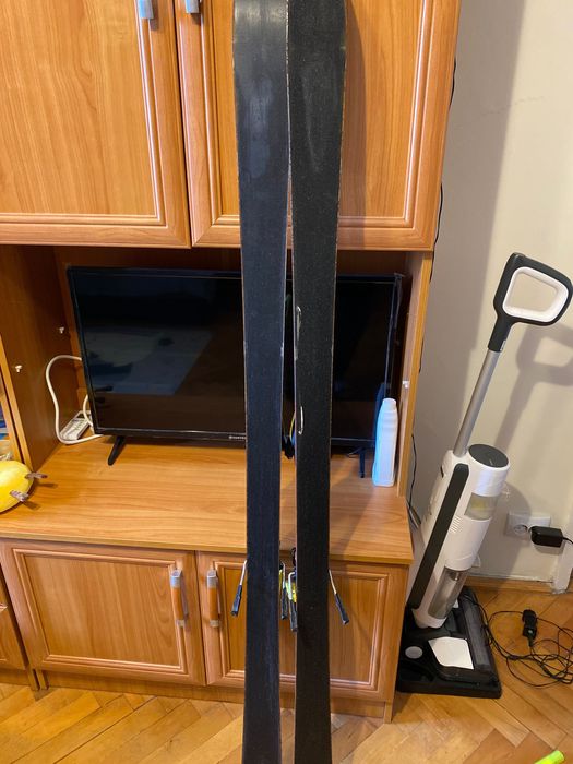 Skiuri mărimea 1,70 m