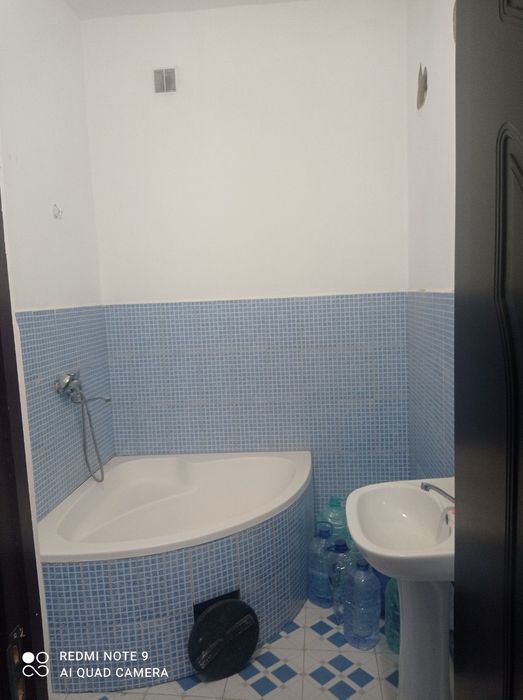 Yangi domlardan 2 xonali 79kv 4 etaj