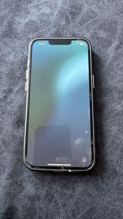 Продам айфон 13.