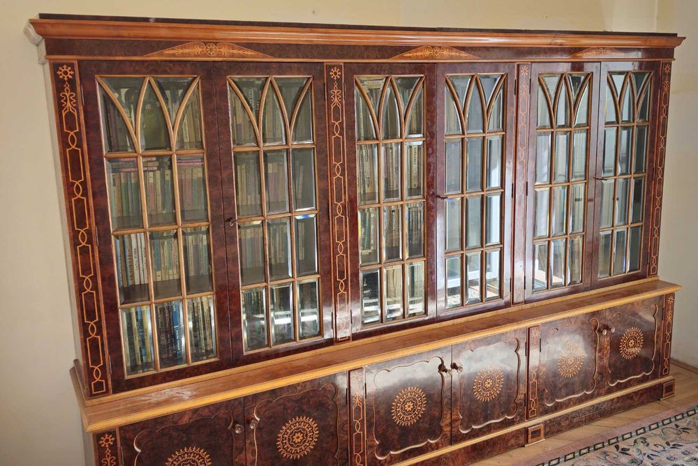Biblioteca - vintage - lemn masiv cu intarsii, reducere februarie 2026