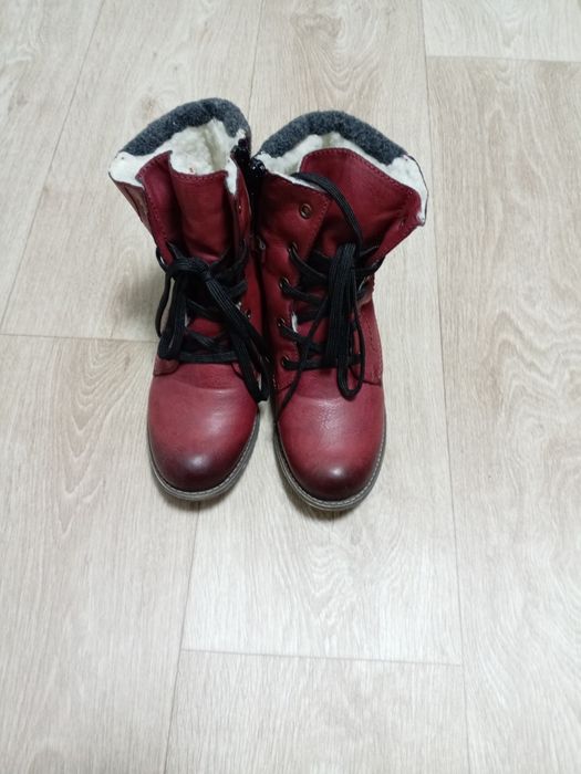 Продаются ботинки