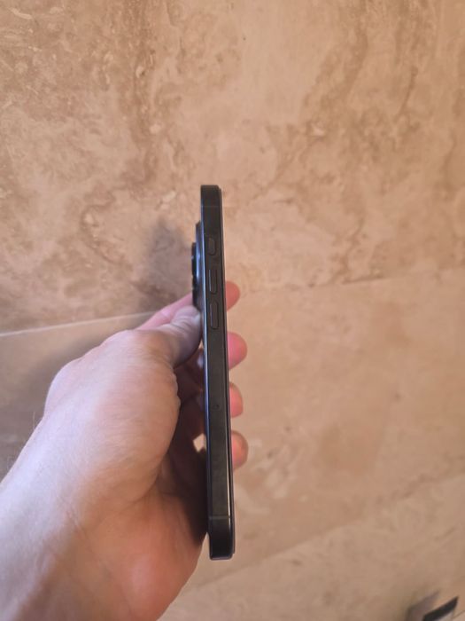 iPhone 16 Pro 256 Black / Gold