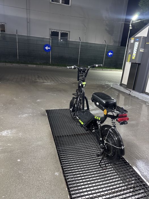 Vand scuter electric