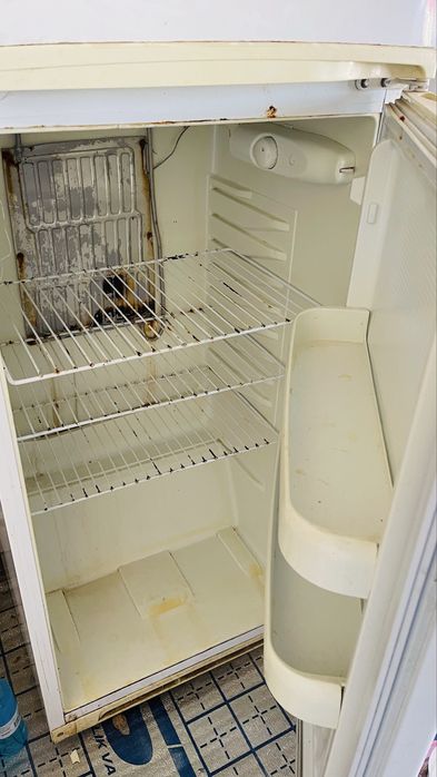 Холодильник срочно продаётся