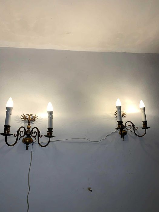 Două aplice de perete din cupru