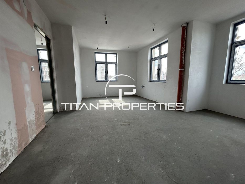 Продава се Офис в Пловдив, Център - 130 кв.м за 2400 €/кв.м - Снимка #2