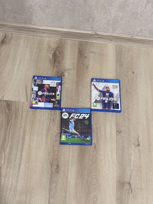 Продавам Playstation 4(ps4)