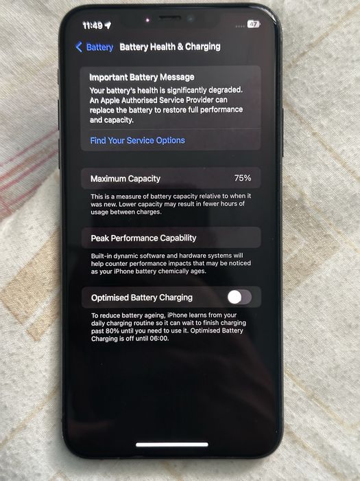 iPhone 11 Pro Max 64GB — baterie 75%, funcțional perfect, urme mici de uzură