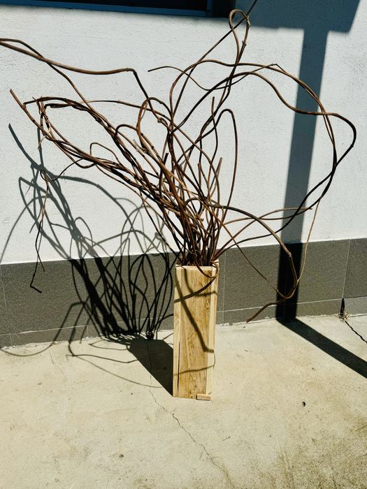 Артистични дървени вази – ръчна изработка с душа