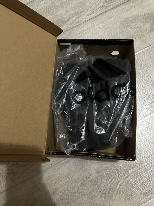 Кроссовки Adidas