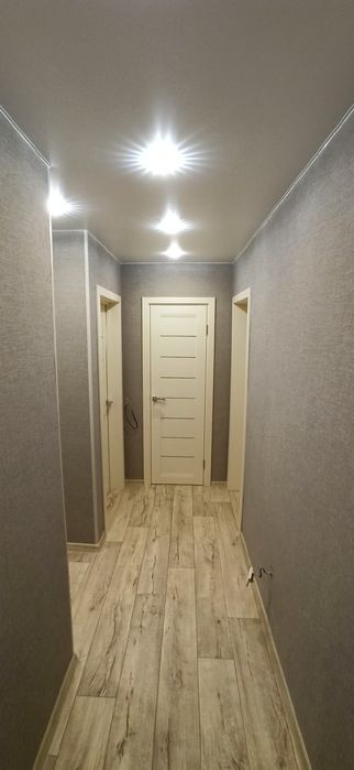 Поклейка обоев от 500-800