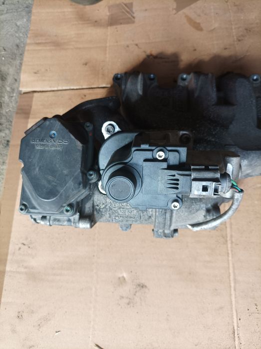 Galerie de admisie cu clapetă accelerație și egr 2.0 tdi BMP Passat B6