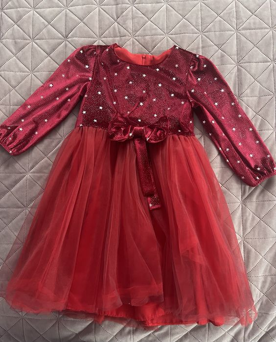 Детска червена рокля – размер 6-7 г.