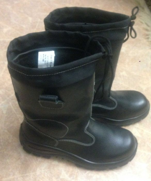 Сапоги зимние из натуральной кожи.