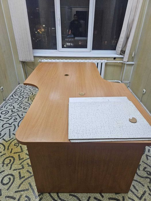 Шкаф офисный и стол, бу