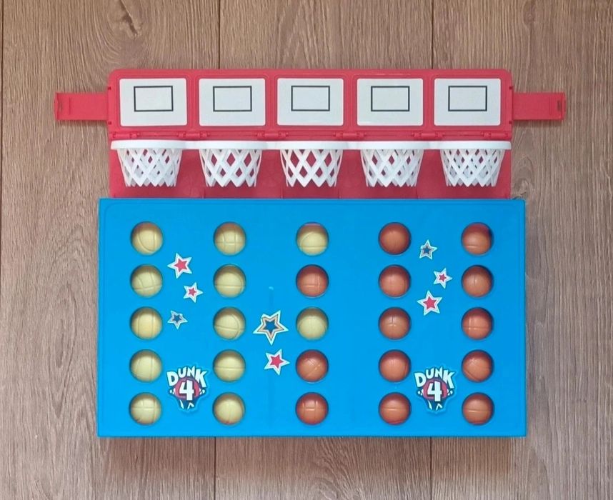 Joc interactiv "Aruncă 4",vârsta 4+