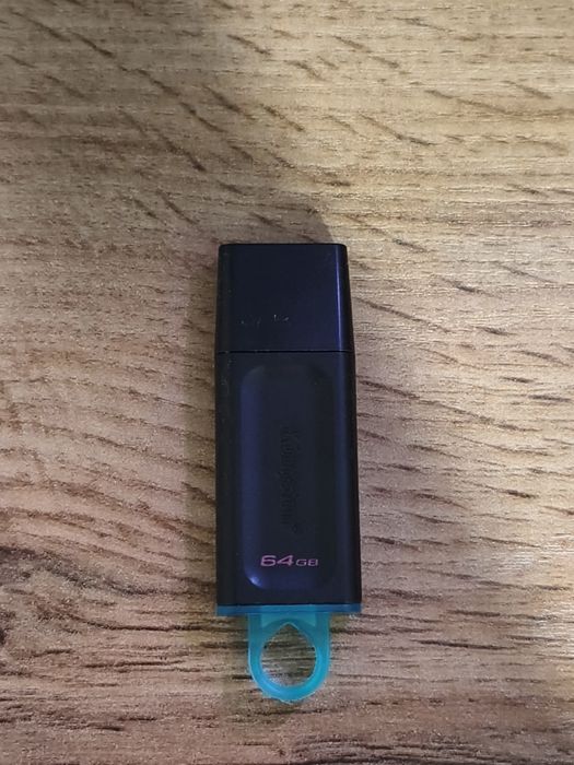 флешка Kingston 64gb