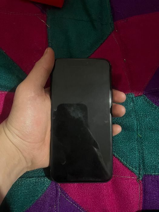 Айфон.        xr