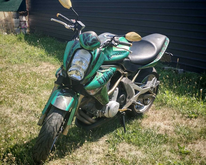 Motocicleta Kawasaki ER6N