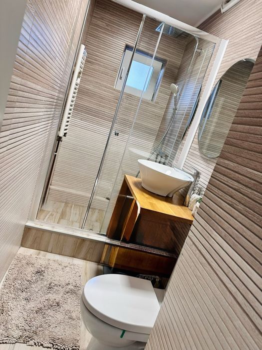 Inchiriez apartamnet cu 3 camere