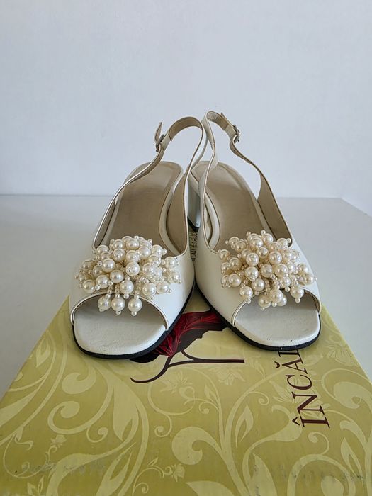 Sandale albe mireasa