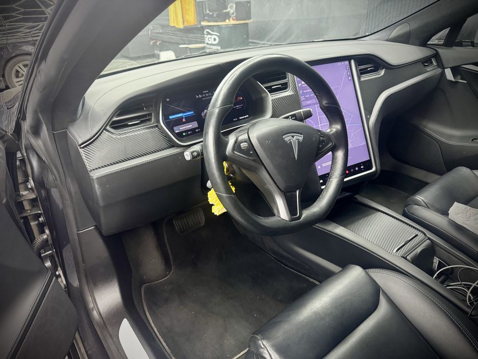 Tesla Model S Long Range Plus Raven