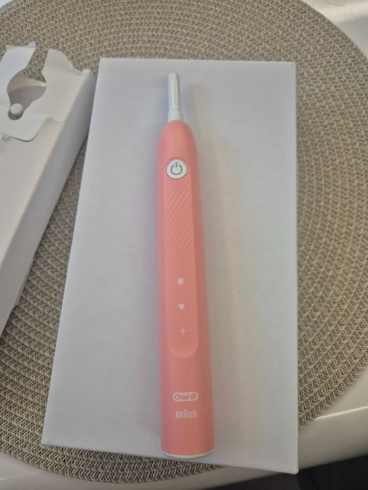 Електрическа четка за зъби Oral-B SLIM CLEAN 2000