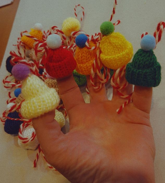 Продавам мартеници