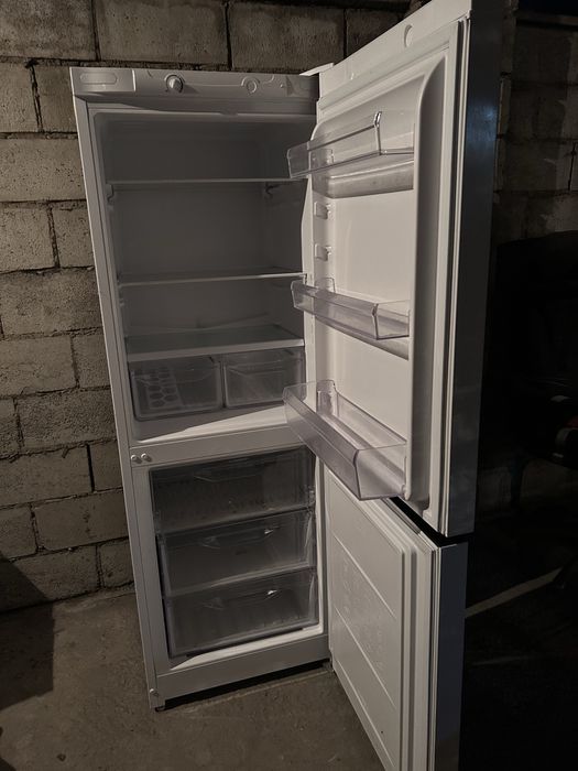 Продам холодильник новый