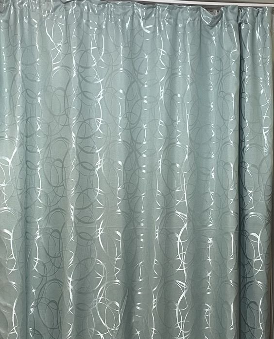 Продам шторы 4 метра на 2,55