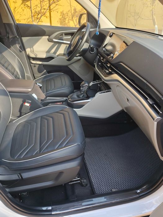 Киа Каренс KIA Carens2 позиция идеал холатда .2024 йил. 9000 км юрган.