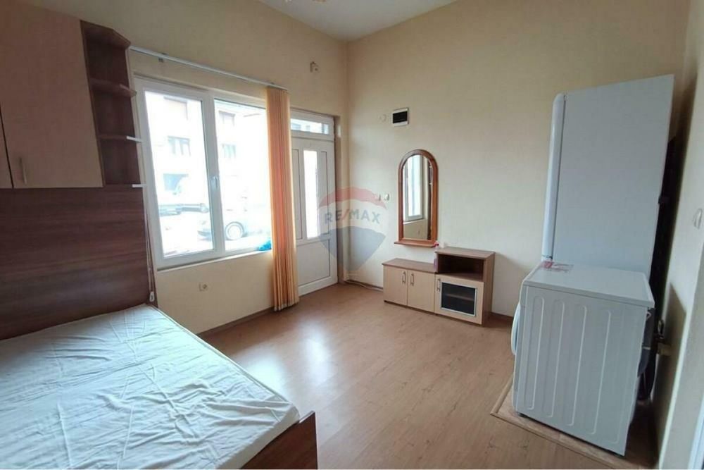 Студио за продажба