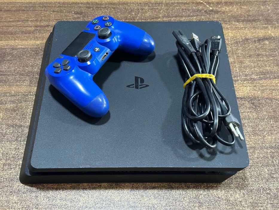 PlayStation 4 Slim 1TB + GTA V