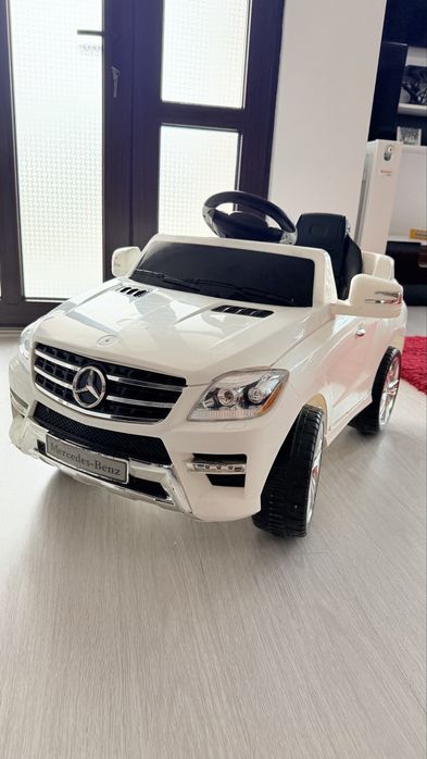 Masinuta electrica cu telecomanda Mercedes Benz