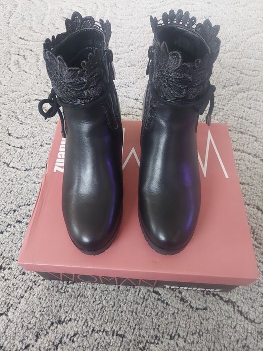 Дамски боти с дантела 37