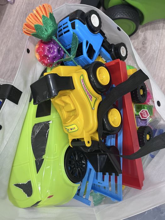 Отдам игрушки.