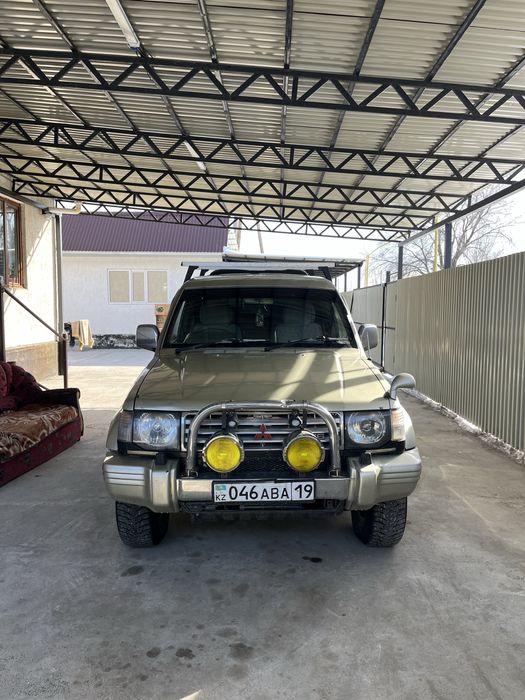 Паджеро 2.  1995г 3 литр бензин