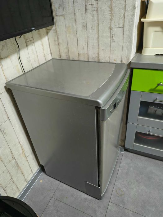 Миялна Midea сребристо сива