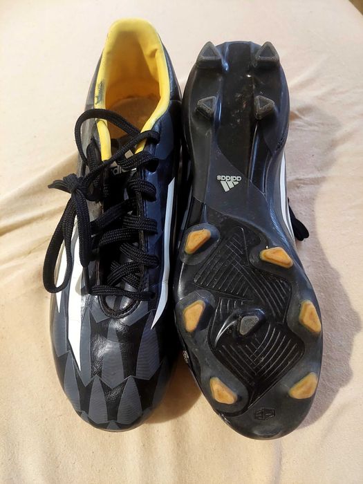 Бутонки Адидас Черни