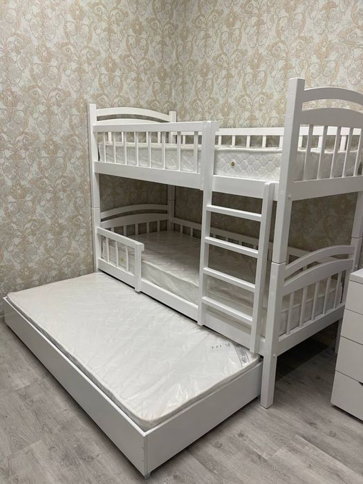 Двухъярусная кровать
