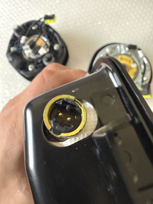 Airbag BMW G20 22 G30 G01 G02 G05 въздушна възглавница за волан колена