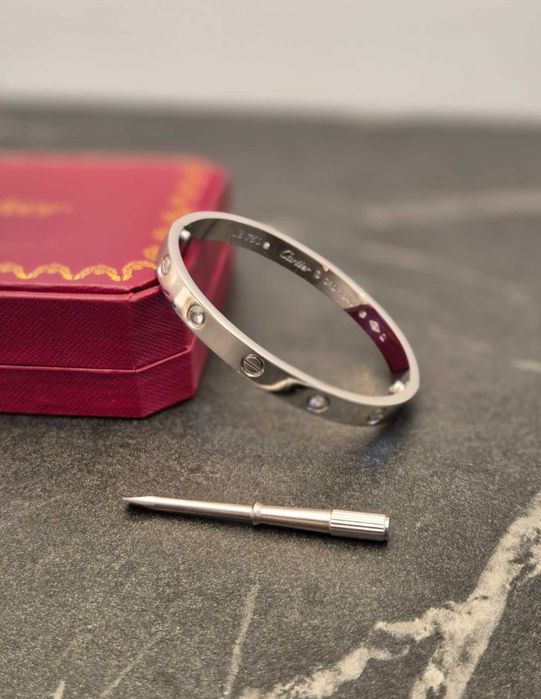 Cartier-Love bracelet 4 diamonds