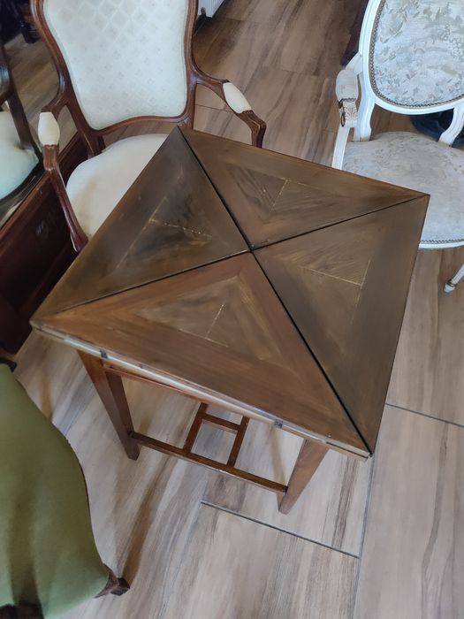 Masă de poker interbelică