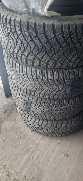Продам Шины зимние   R 17