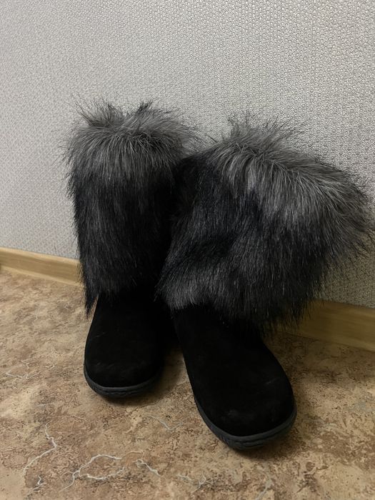 Продам зимние замшевые сапоги