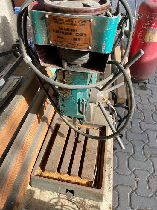 Сверлильный станок