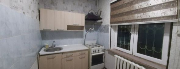 Сергели 1   1/1/5 Нахтга сотилади 5 бекат метро  такалган нархи